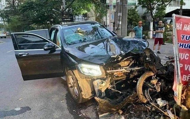 Tạm giữ tài xế Mercedes tông tử vong tài xế Grabbike và làm tiếp viên hàng không trọng thương