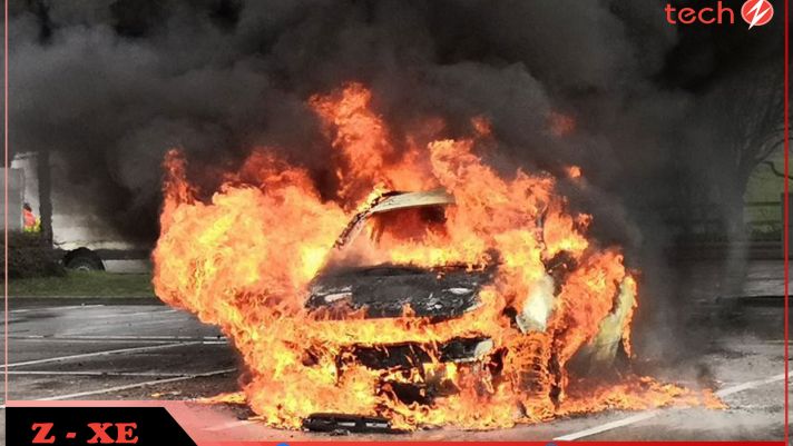 Làm thế nào để thoát thân khi ô tô bị cháy?
