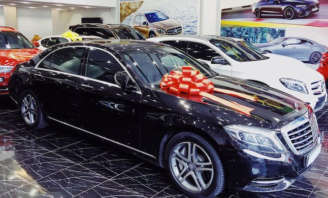 'Chồng nhà người ta' chi 2,4 tỷ đồng mua Mercedes-Benz tặng vợ nhân ngày Valentine