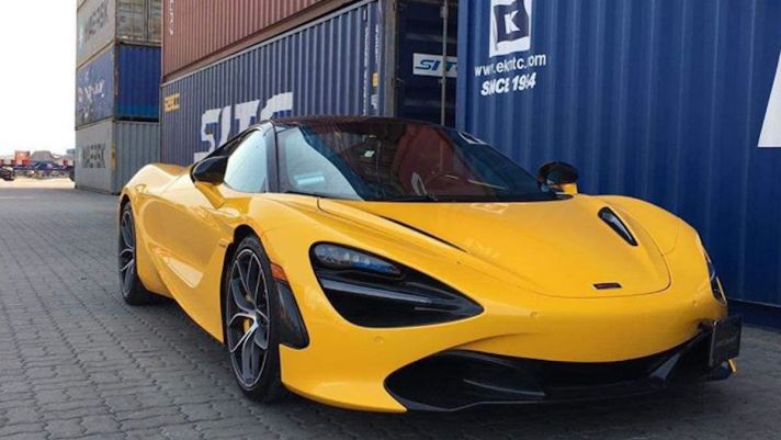 McLaren 720S Spider thứ 2 tại Việt Nam bỗng dưng xuất hiện tại cảng