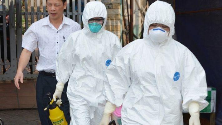 Hà Nội: Bệnh viện Bạch Mai xác nhận 2 nhân viên y tế đầu tiên ở Việt Nam nhiễm Covid-19