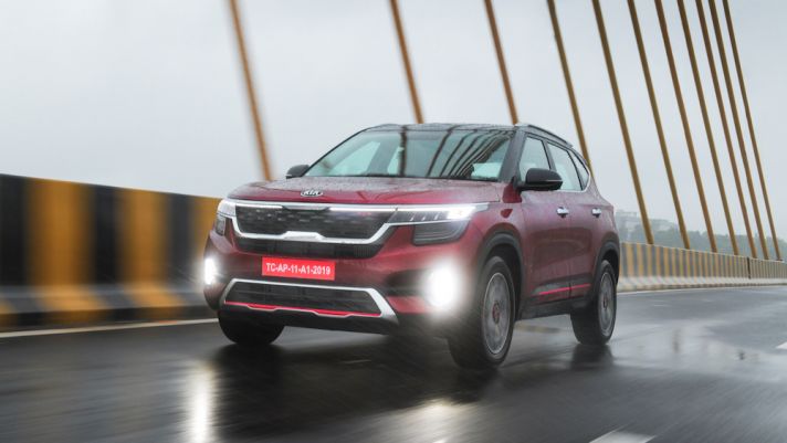 SUV giá rẻ Kia Seltos bán veo 10 nghìn chiếc/tháng, Hyundai Kona thấy mà sợ