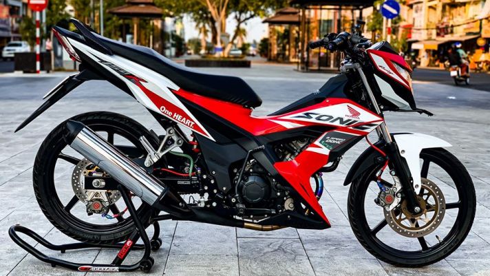 Honda Sonic 150 độ độc – lạ với dàn phụ kiện 'đắt xắt ra miếng' khiến ai cũng phải ngước nhìn