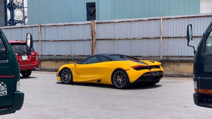 McLaren 720S Spider màu vàng độc nhất Việt Nam được thông quan trong mùa dịch Covid-19