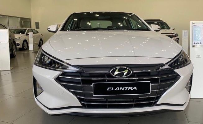 Giá lăn bánh Hyundai Elantra sau điều chỉnh phí trước bạ