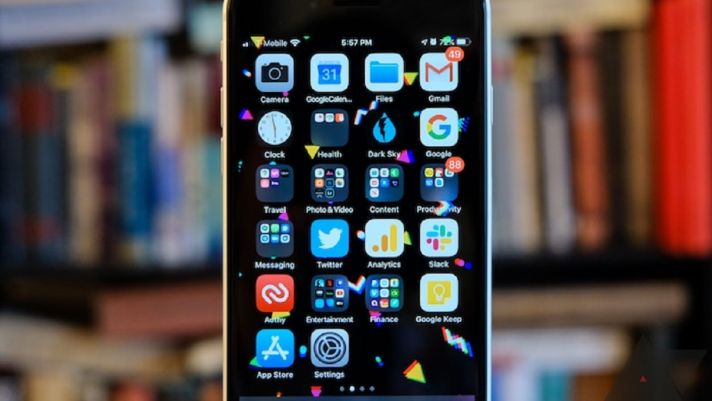 iPhone SE 2020 xách tay giảm giá sốc tại Việt Nam chỉ sau vài ngày về nước