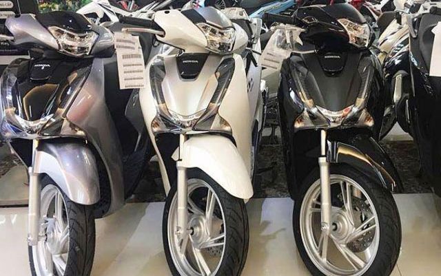 Honda SH cháy hàng chưa từng có, giá tăng mạnh sau mùa dịch