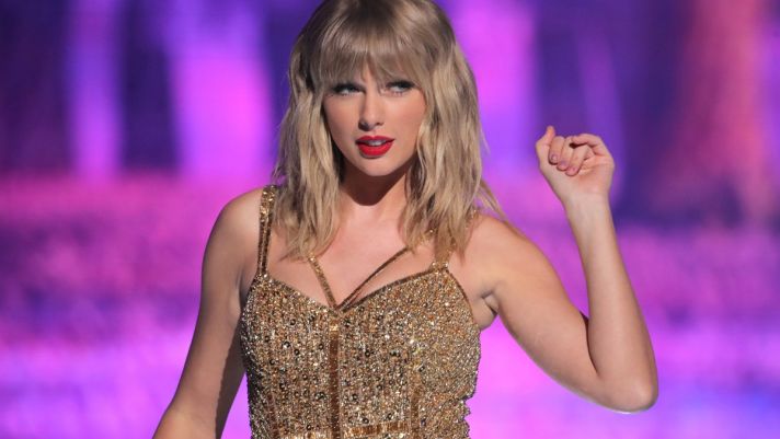 17 màn trình diễn nóng bỏng nhất của Taylor Swift mọi thời đại, có màn trình diễn đã là huyền thoại