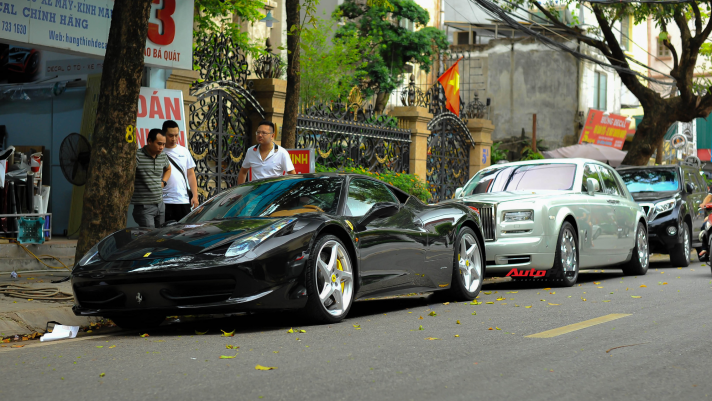 Ferrari 458 Italia bỗng dưng tái xuất trên đường phố Hà Nội sau thời gian nằm phủ bụi