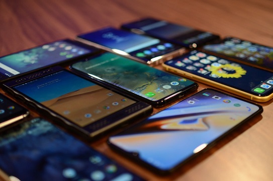 5 mẫu điện thoại giảm giá mạnh nhất 6 tháng đầu 2020: Máy ngon giảm đến 40%