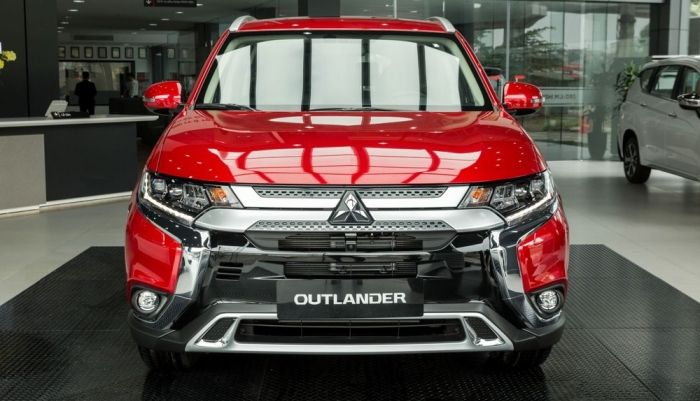 Mitsubishi Outlander ưu đãi giảm giá tới 200 triệu đồng khiến dân tình xôn xao