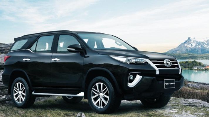 Toyota Fortuner “xả kho”: Giảm 70 triệu đồng, sắp đón phiên bản mới