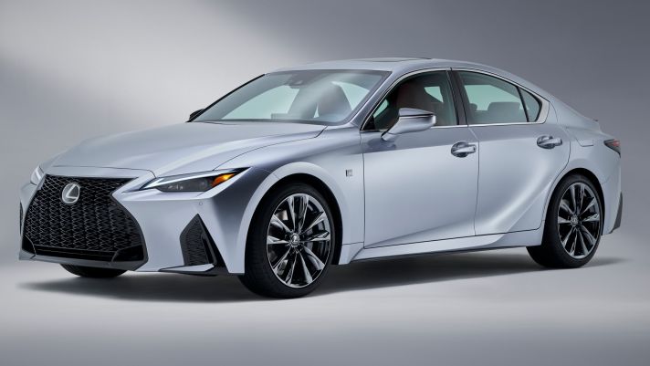 Lexus IS 2020 xuất trận với vô số cải tiến đáng kể, quyết đấu BMW 3-Series, Mercedes C-Class