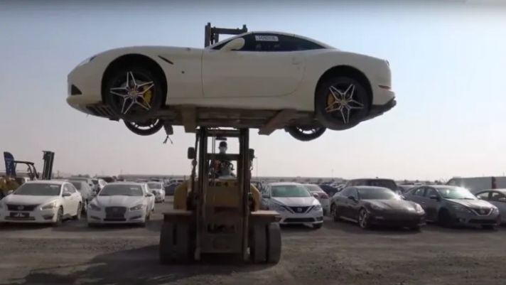 Tới thăm nghĩa địa xe sang tại Dubai: ô tô Ferrari, Lamborghini, Rolls-Royce la liệt khắp nơi