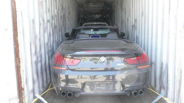 Phát hiện container chứa toàn xe sang Mercedes GLC, Chevrolet Camaro nhập lậu