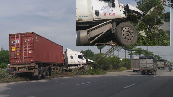 Cảnh tượng kinh hoàng xe container mất lái trên quốc lộ 5, hai cô gái trẻ thoát nạn nhờ may mắn