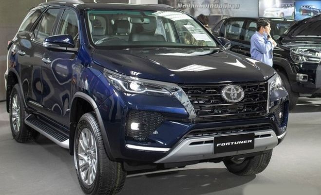 Toyota Fortuner 2020 sắp về đại lý, khách Việt háo hức đặt trước siêu phẩm SUV