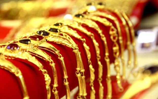 Giá vàng hôm nay 28/9: Vàng trong nước giảm giá, nhà đầu tư thi nhau ‘bán tháo’