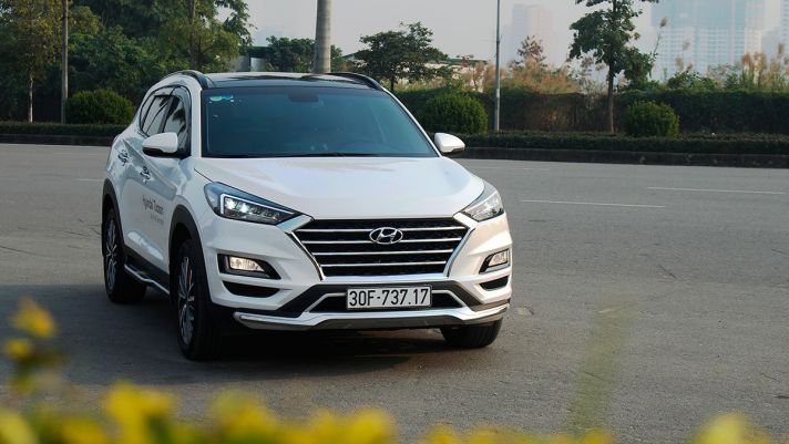 'Vua phân khúc' Hyundai Tucson ồ ạt giảm giá 'khủng', rẻ hơn Honda CR-V 240 triệu đồng