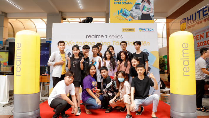 Realme đồng hành cùng tân sinh viên Đại Học Hutech và Văn Lang