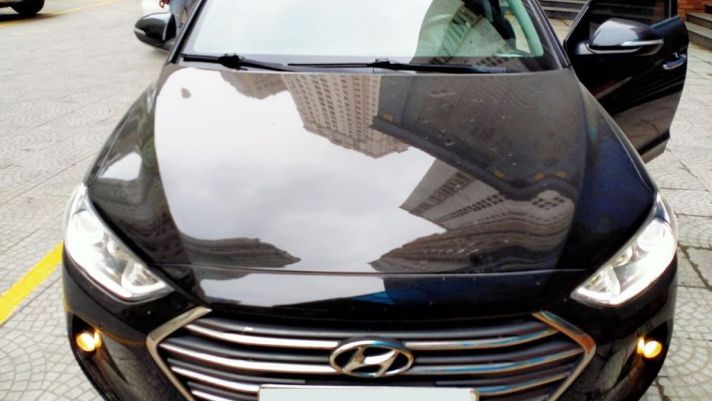 Hyundai Elantra cũ giảm sốc cả trăm triệu: Đẹp như ‘gái 16’, nội thất 'ngon' miễn chê