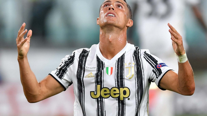 Ronaldo lộ diện lần đầu tiên sau khi khỏi Covid, diện mạo tàn tạ khiến CĐV xót xa