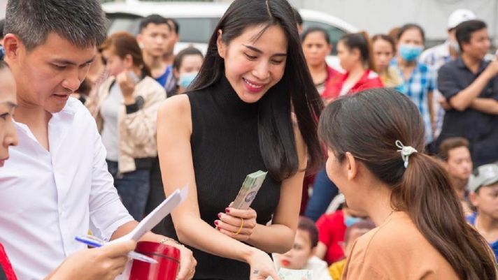 Sao Việt và nỗi khổ khi đi từ thiện