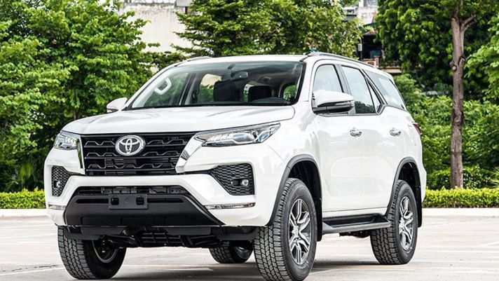 Toyota Fortuner giá cực hot đầu tháng 11, thừa sức ‘đe nẹt’ Ford Everest, Hyundai SantaFe, Honda CRV