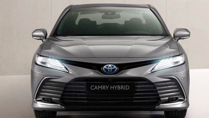 Rộ tin Toyota Camry 2021 về nước khiến Honda Accord, Hyundai Sonata ‘né vội’, trang bị đỉnh cao