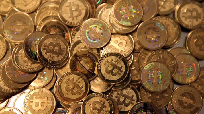 Giá Bitcoin trượt dốc, liệu bóng bóng sắp vỡ vụn?