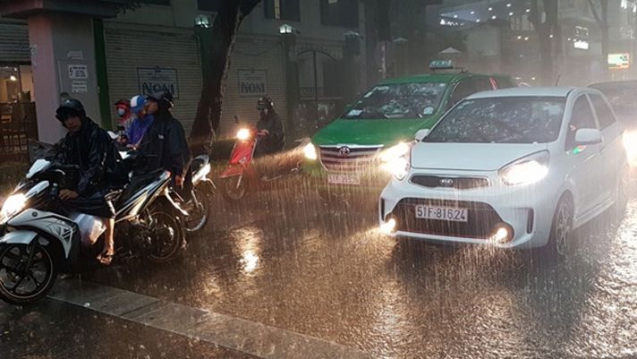 Dự báo thời tiết TP Hồ Chí Minh 24/3: Ban ngày nắng nóng, trời chuyển mưa giông vào chiều tối