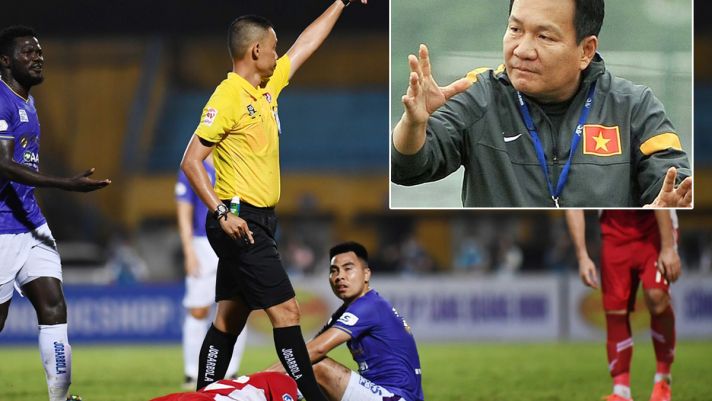 Rút thẻ đỏ cho cầu thủ Hà Nội, trọng tài FIFA bị cựu HLV ĐT Việt Nam chỉ trích