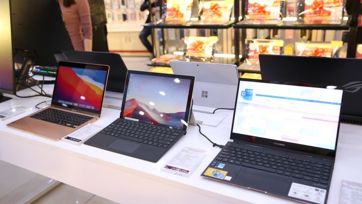 FPT Shop tăng trưởng mạnh trên thị trường bán lẻ laptop