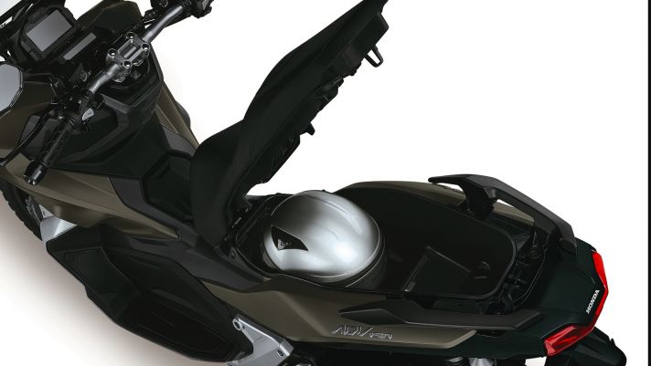 Chi tiết 'kẻ thế chân' Honda SH 150i: Giá 73 triệu, 'mượt mà' từ thiết kế đến động cơ