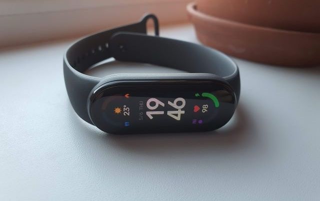 Xiaomi Mi Band 6 có là ‘vua’ của các thiết bị đeo tay theo dõi sức khoẻ?