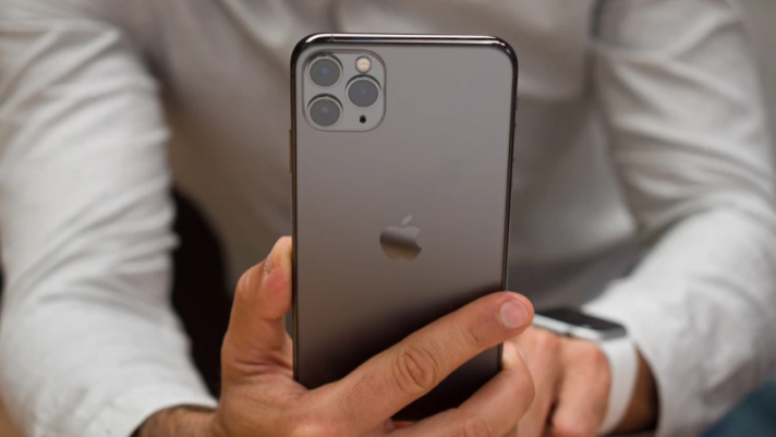 iPhone 11 Pro Max có đáng mua vào năm 2021?