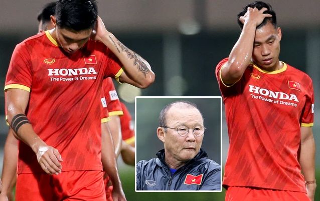 Đội tuyển Việt Nam vã mồ hôi với cơn ác mộng tại UAE, HLV Park lo lắng vì 3 trò cưng phải tập riêng