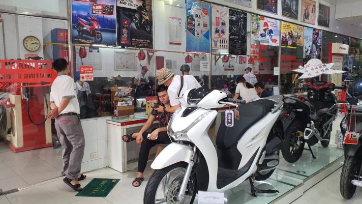 Đại lý đua nhau giảm giá Honda SH, cơ hội vàng để khách Việt tậu xe