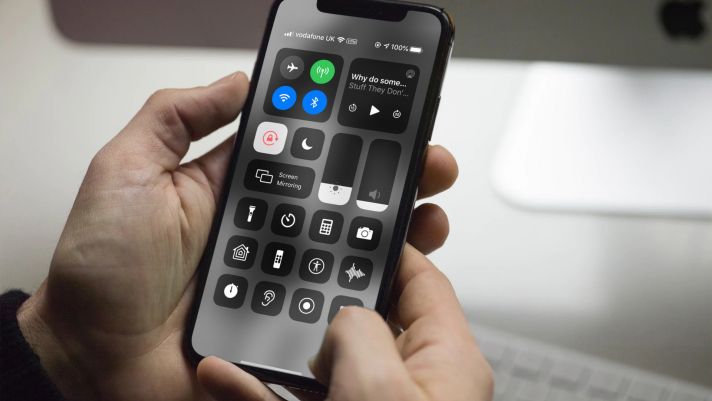 Ngăn kẻ gian trộm iPhone bằng cách tắt thanh Control Center tại màn hình khoá