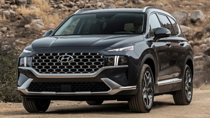 Hyundai SantaFe 2022 bản mới có giá bán gây sốc, chuẩn bị về đại lý khiến Toyota Fortuner 'sợ hãi'