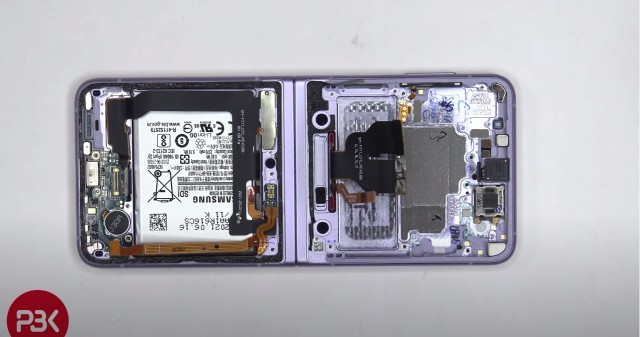 'Mổ bụng' Galaxy Z Flip3: Rất khó để sửa chữa 