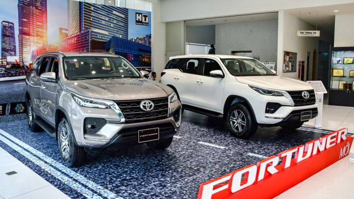 Quyết hạ bệ Hyundai Santa Fe, Toyota Fortuner tung ưu đãi khủng khiến khách Việt không thể bỏ qua