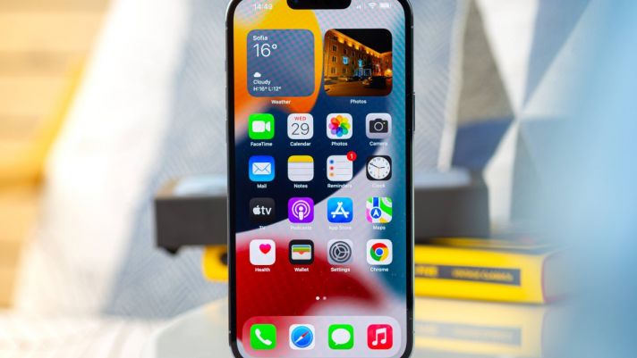 Apple ước tính cắt giảm sản xuất iPhone 13 do thiếu chip