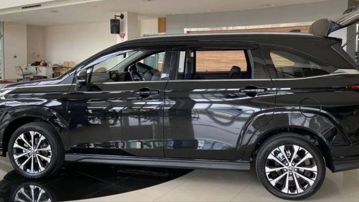 Mẫu MPV cùng nhà với Toyota Innova bất ngờ có mặt tại đại lý, đẹp 'trên cơ' Mitsubishi Xpander