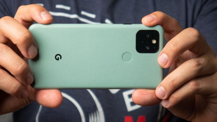 Pixel sắp ra mắt của Google có thiết kế màn hình gập, camera 12.2MP