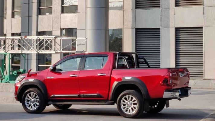 ‘Quái vật’ bán tải của Toyota lộ diện, chuẩn bị sẵn sàng ‘ăn tươi nuốt sống’ Ford Ranger