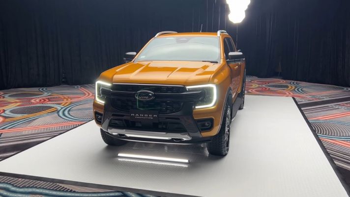 Ảnh thực tế của Ford Ranger 2022 khiến khách Việt bấn loạn: Đẹp không điểm trừ, trang bị ngập tràn