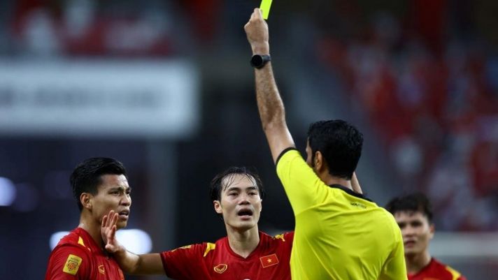 Trọng tài V.League: 'Không rút thẻ đỏ cho thủ môn Thái Lan là hoàn toàn chính xác'