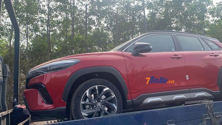 Toyota Corolla Cross 2022 bản thể thao bất ngờ về Việt Nam: Đẹp hơn, trang bị 'làm khó' Kia Seltos