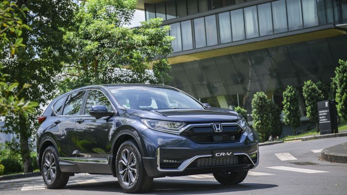 Honda CR-V 2022 nhận ưu đãi tới hơn 200 triệu đồng, giá lăn bánh hấp dẫn khiến Mazda CX-5 'lo ngại'